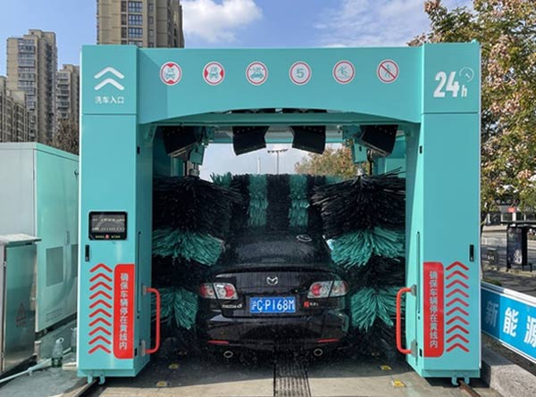 浙江海宁的这个充电站充电，无人洗车，一站式服务